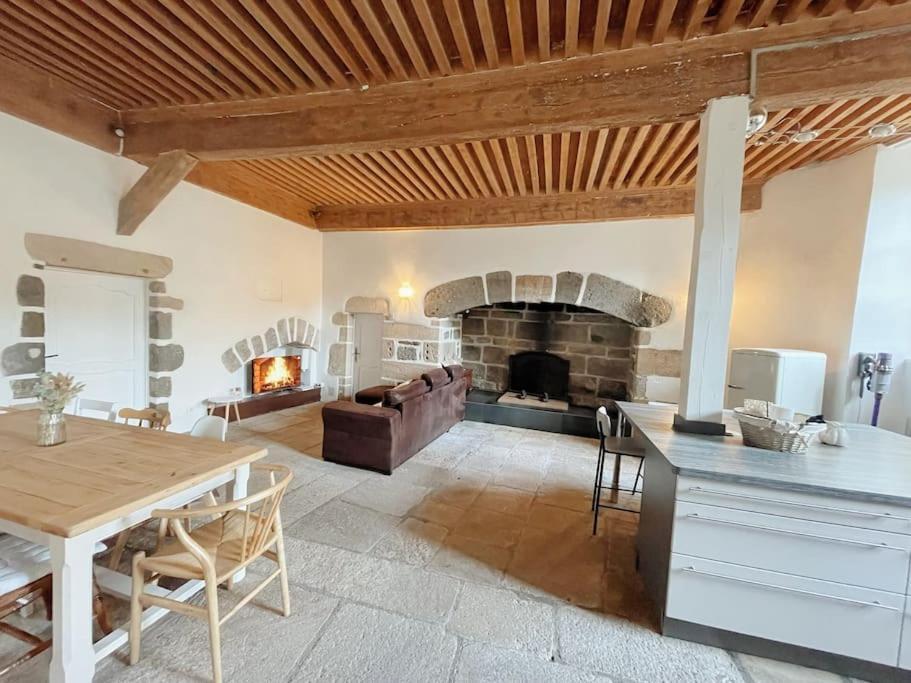 Logis Du Chandelier Le Puy-en-Velay Екстериор снимка