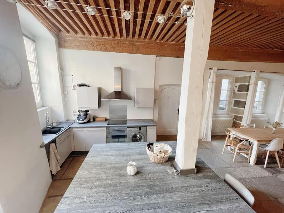Logis Du Chandelier Le Puy-en-Velay Екстериор снимка